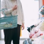 パックされたカット野菜と栄養価の変化を示すイメージ