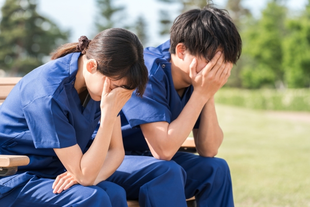 夜勤・連勤が当たり前？看護師の激務とそのリスクを徹底解説