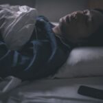 ショートスリーパーによる健康リスクと睡眠不足の科学的対策を解説する図解