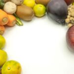 食事の前に野菜とスープを食べることでダイエット効果を高める女性のイラスト